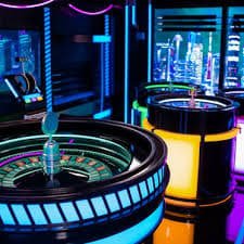 Meja Live Blackjack maxwin 89 dengan dealer sungguhan dan pemain di studio multi-kamera